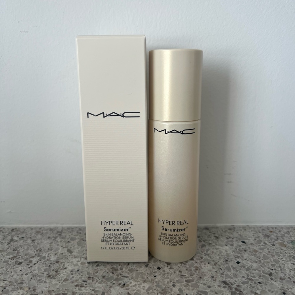 MAC Hyper Real Serumizer